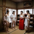 巫女さんの更衣室 5枚目
