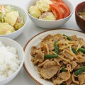 深夜食堂の豚肉の野菜炒め定食 3枚目
