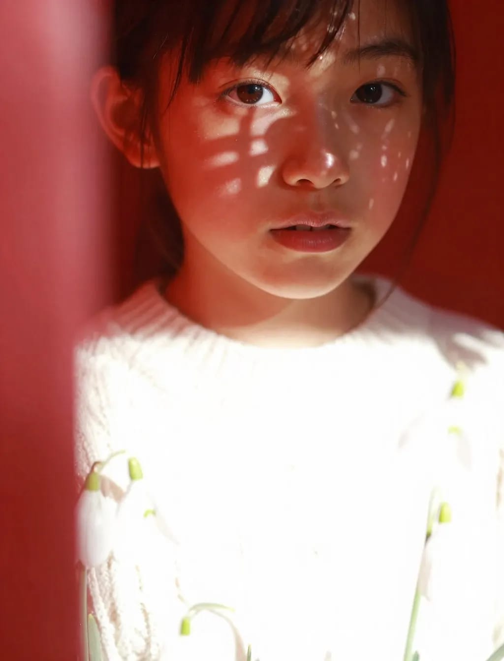 花と強烈な光と