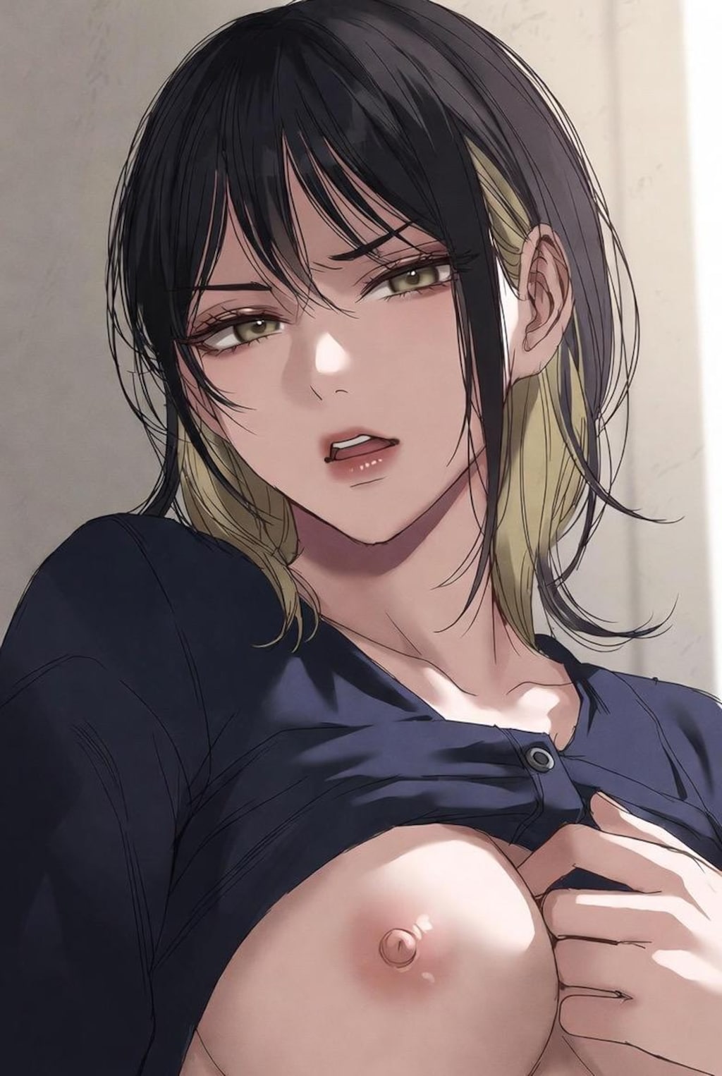 嫌々おっぱいを見せてくれる女の子