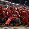 フェラーリF1　ピット作業中 4枚目