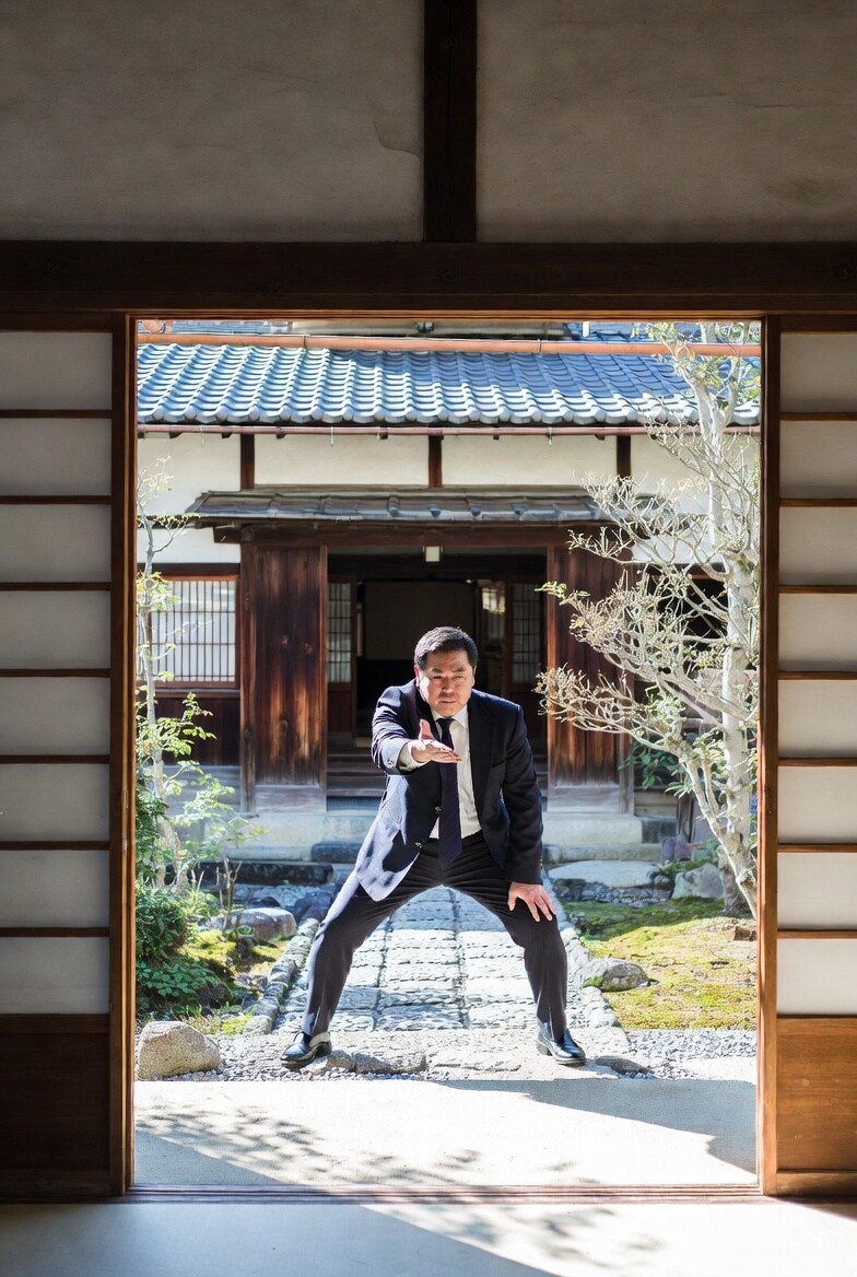 手前、半端な渡世人にござんす。