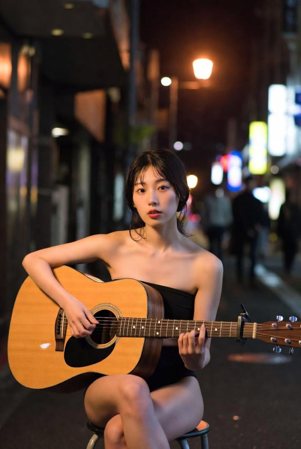 夜のストリートミュージシャン