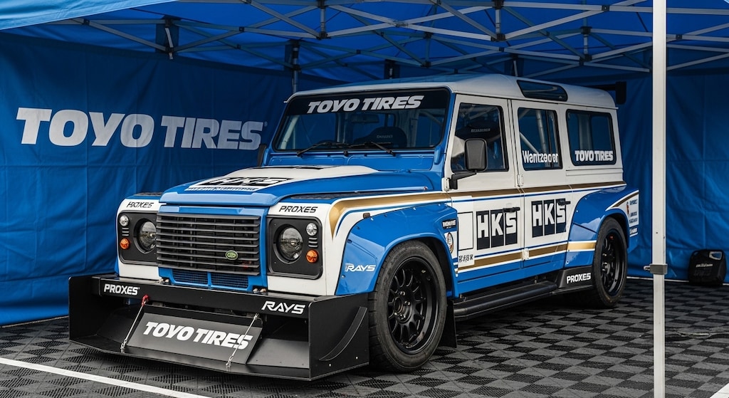 トーヨータイヤランドローバーディフェンダ―