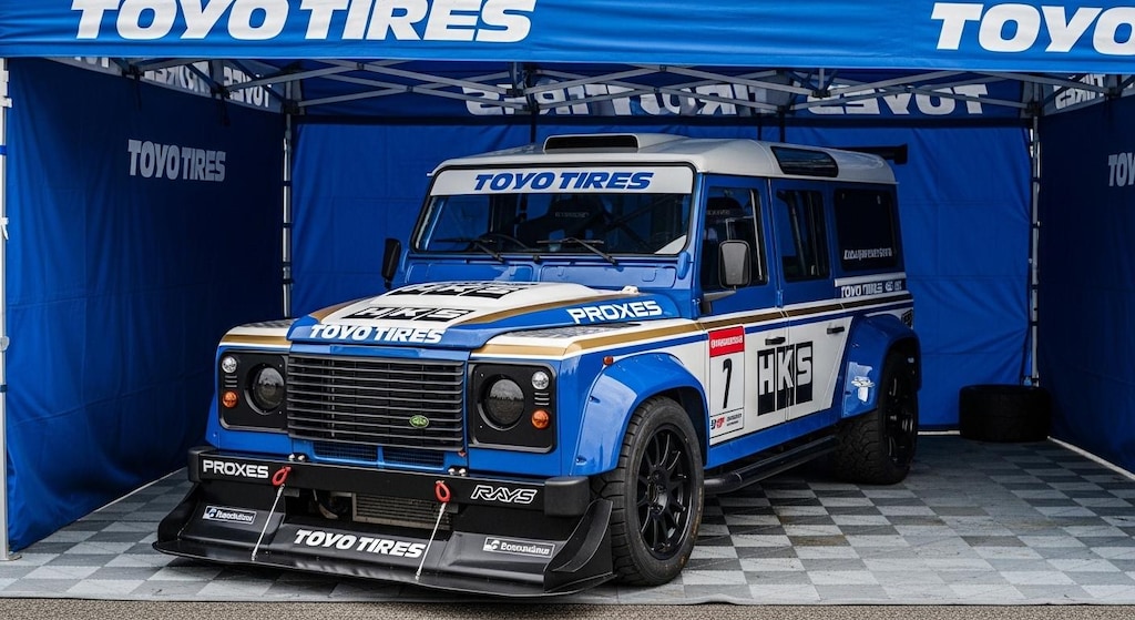 トーヨータイヤランドローバーディフェンダ―