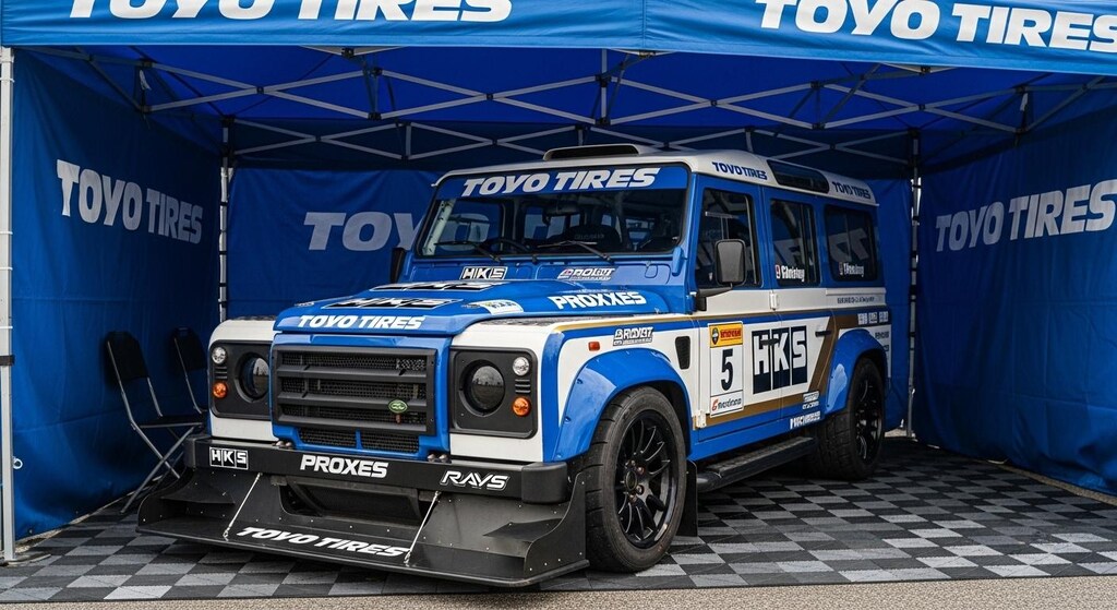 トーヨータイヤランドローバーディフェンダ―