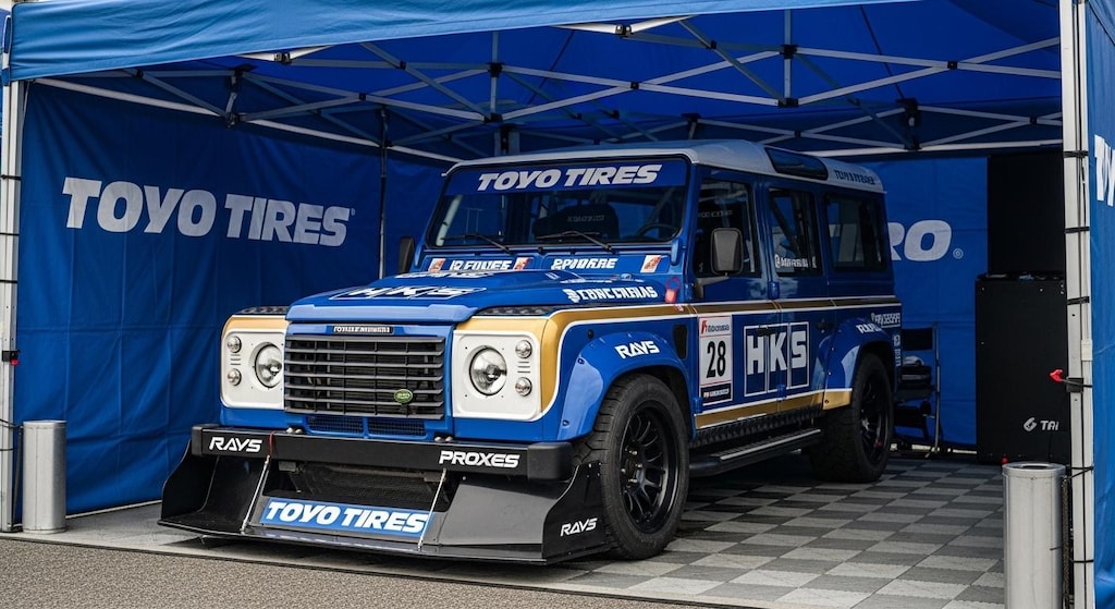 トーヨータイヤランドローバーディフェンダ―