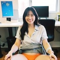 パンチラ　職場の同僚 3枚目