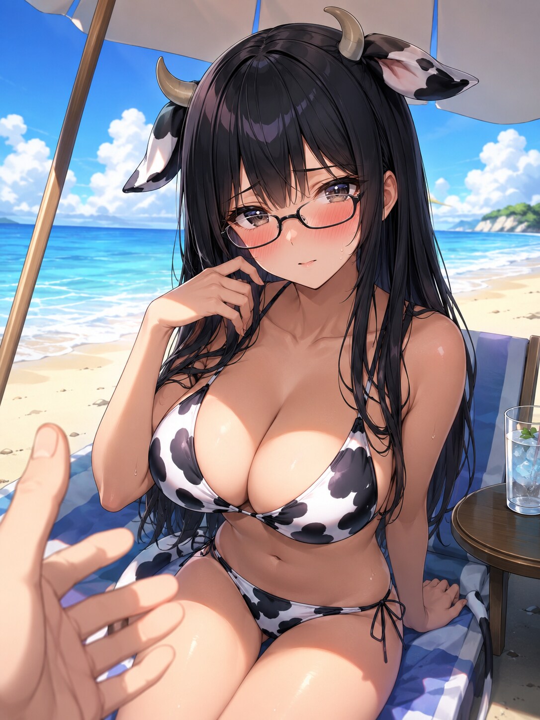 黒髪メガネ　牛ビキニ