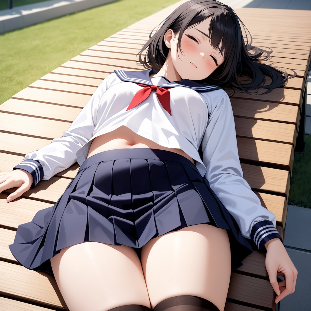 公園のベンチでお腹を出して寝る女の子