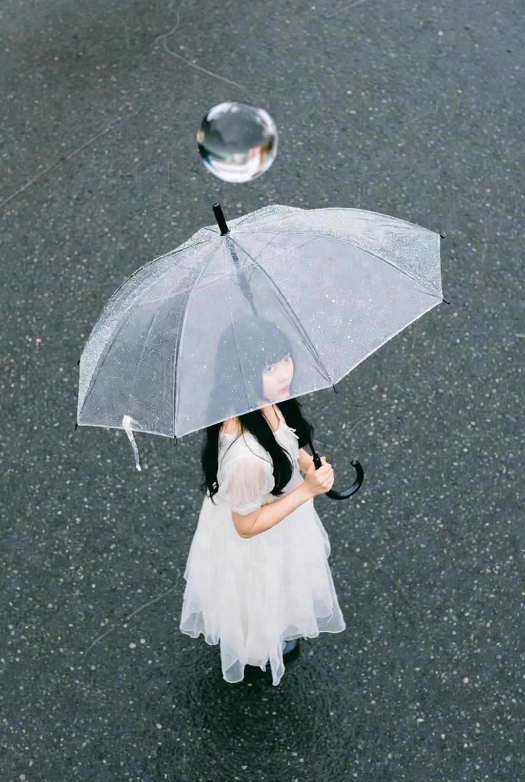 雨の日のポラ子