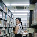 Between Endless Shelves 4枚目