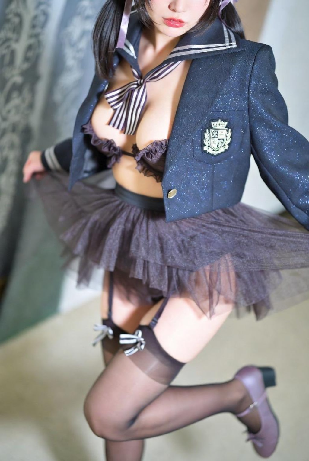 わざわざ制服なしの学校選んで、今これ✌️