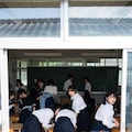 望遠レンズで教室を… (1) 5枚目