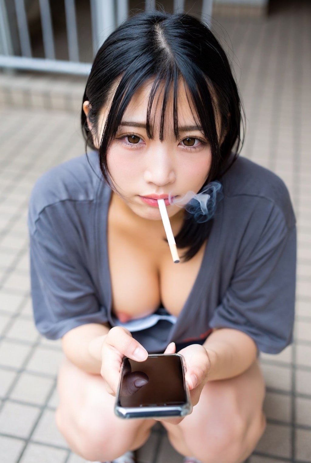 チクチラ喫煙