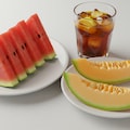 デザートの西瓜とメロンとレモンティのセット 3枚目