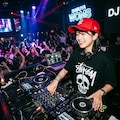 クラブのDJ 4枚目