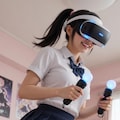 ゲームで遊ぶ女子高生 3枚目