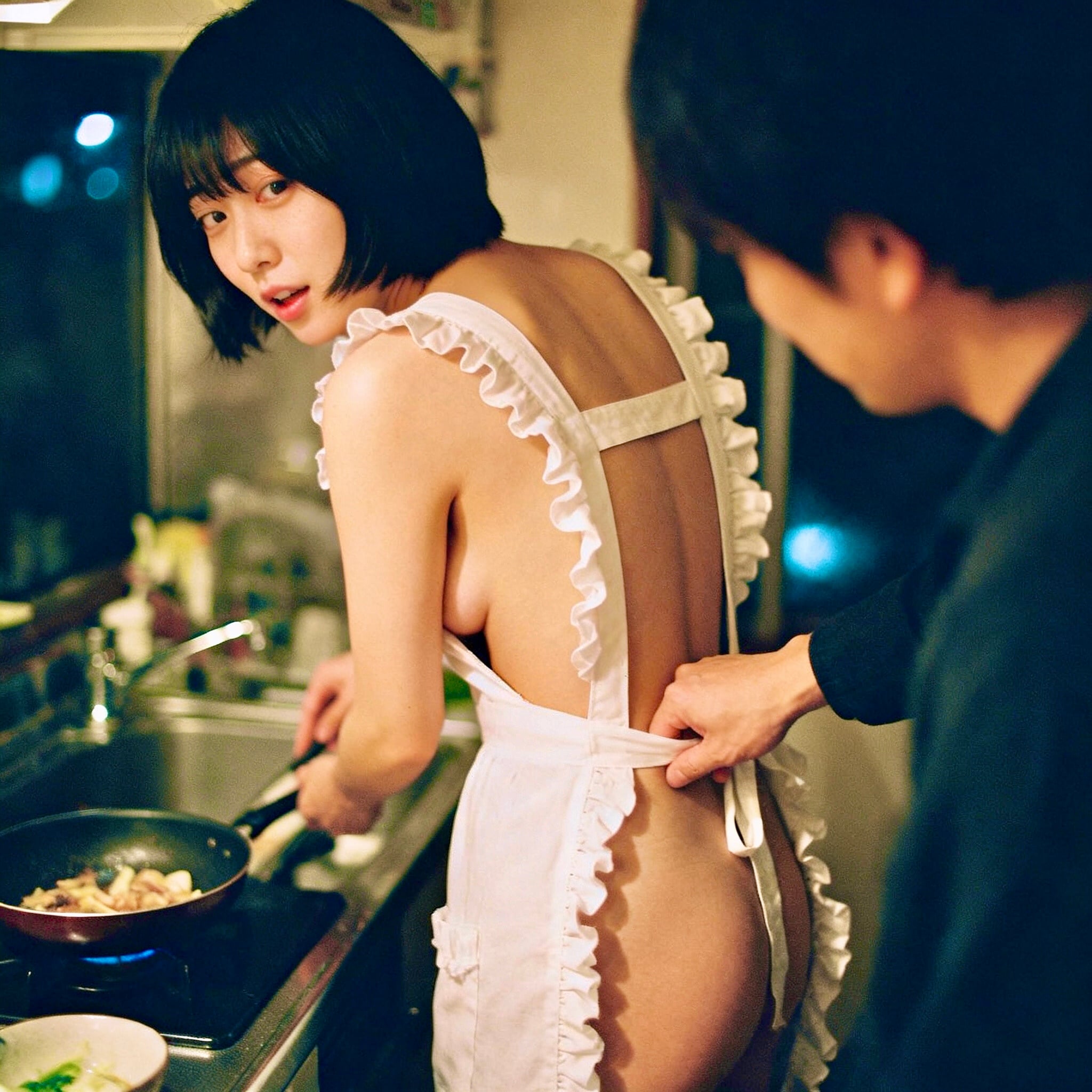 エプロン取るのも撮るのもダメ！