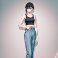 「タンクトップを着たスレンダーな美少女」の精細な全身写真 2枚目