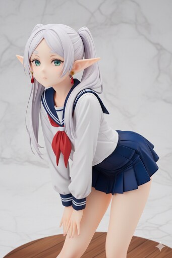 セーラー服のフリーレン