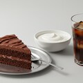 デザートのチョコレートケーキとヨーグルトとアイス珈琲のセット 3枚目