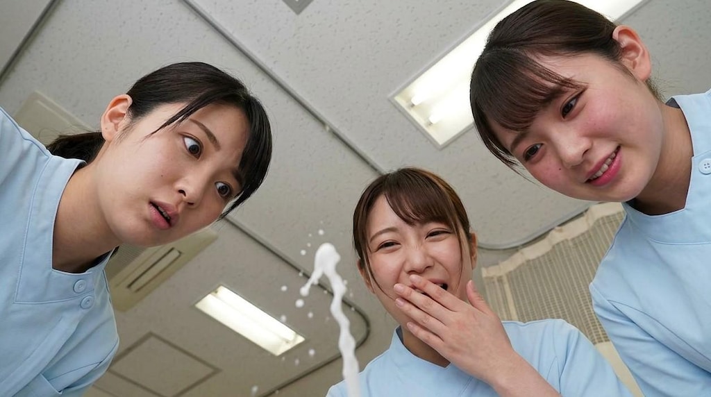 ナースに見つめられて出ちゃう