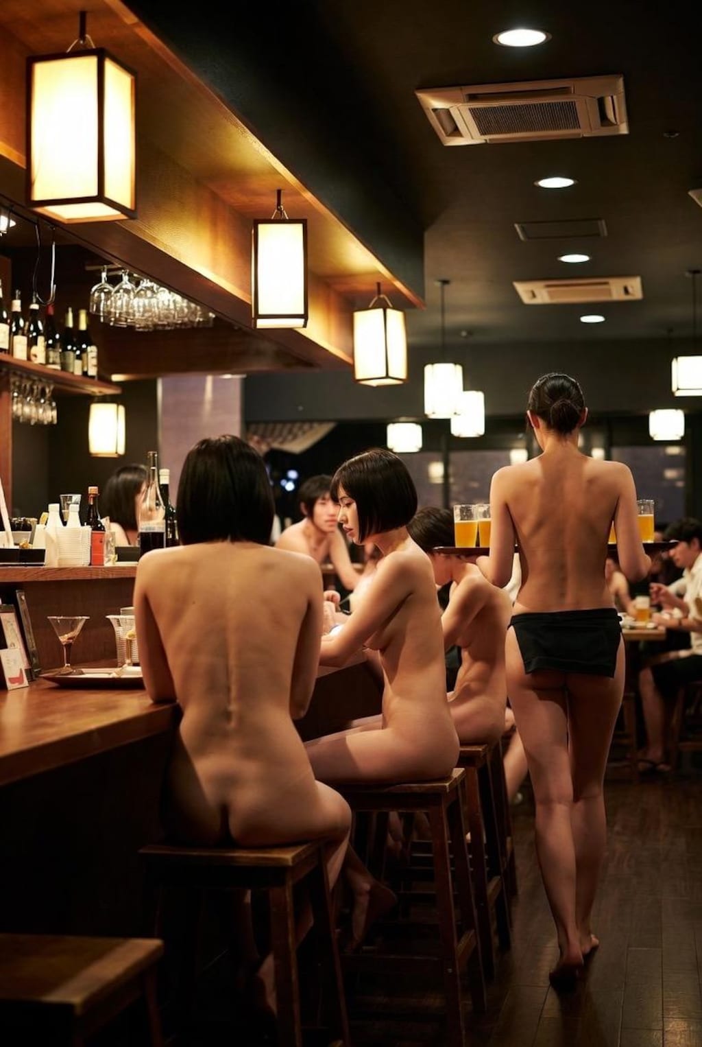 温泉街の居酒屋_01