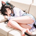 ソファーで丸くなる 2枚目