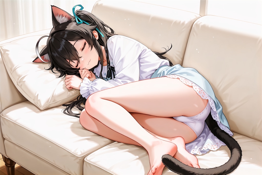ソファーで丸くなる