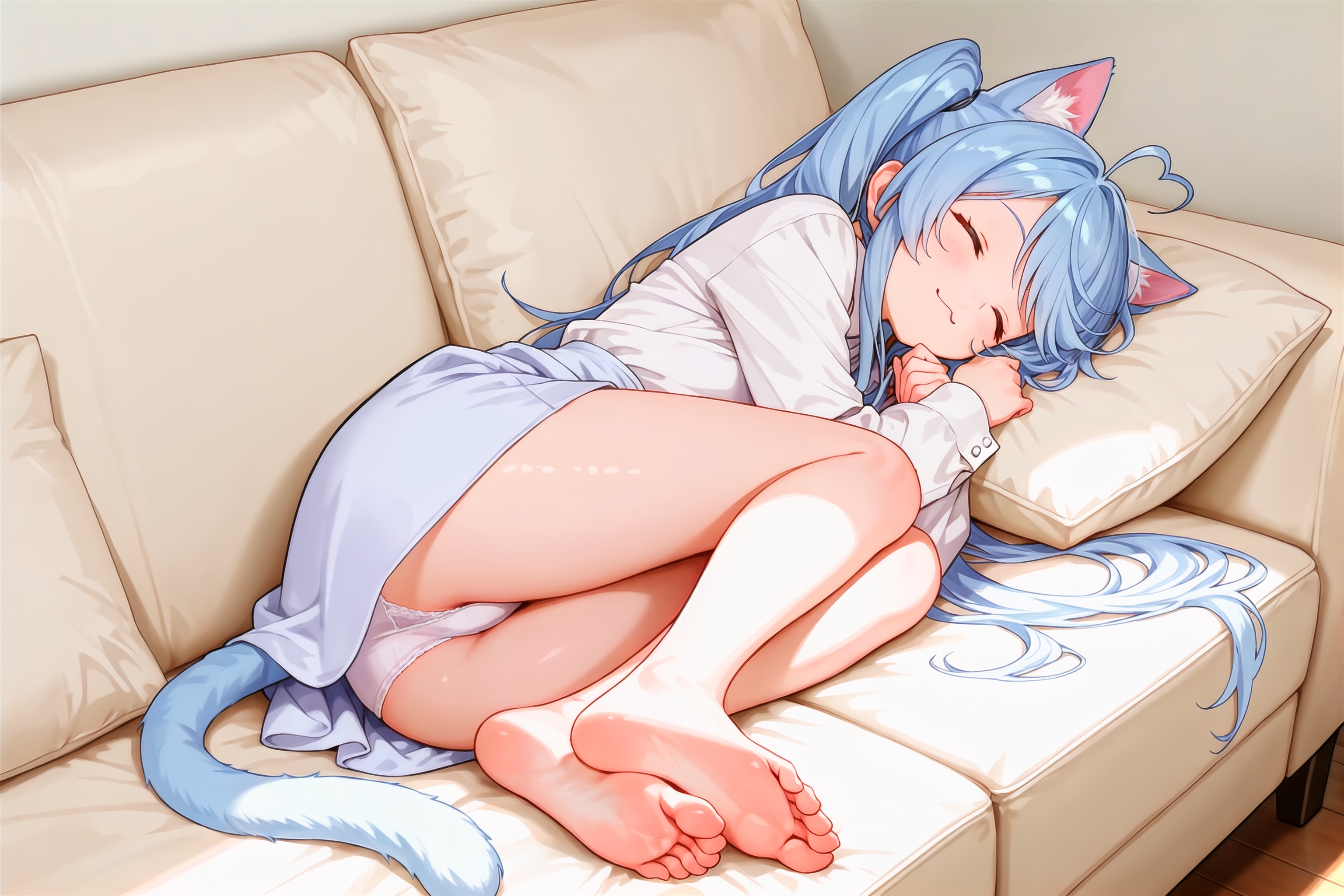 ソファーで丸くなる