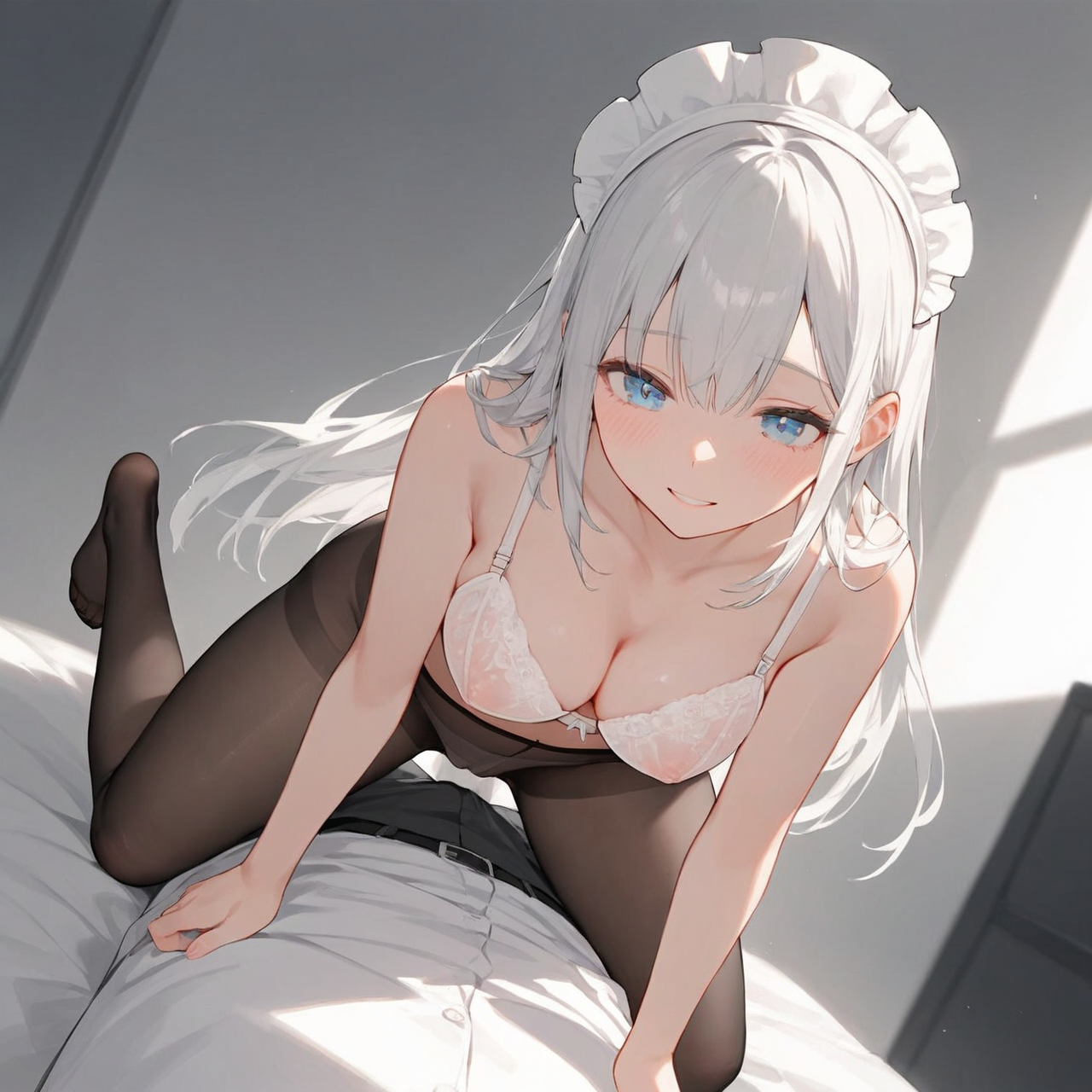 下着で迫るメイドさん