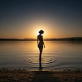 水辺のシルエット 3枚目