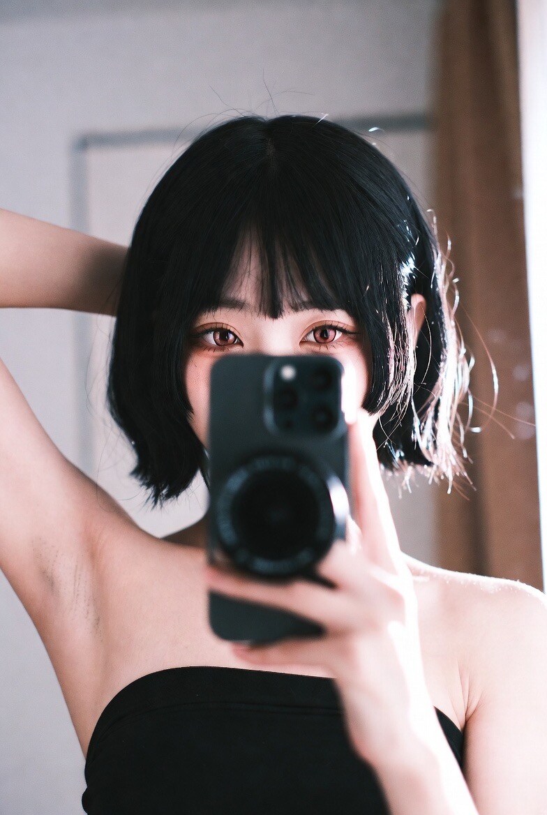 美女の自撮り🙈 | の人気AIイラスト・グラビア