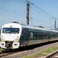 白い電車 4枚目