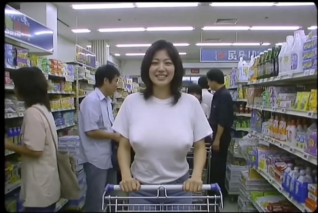 爆乳人妻ショッピングにて