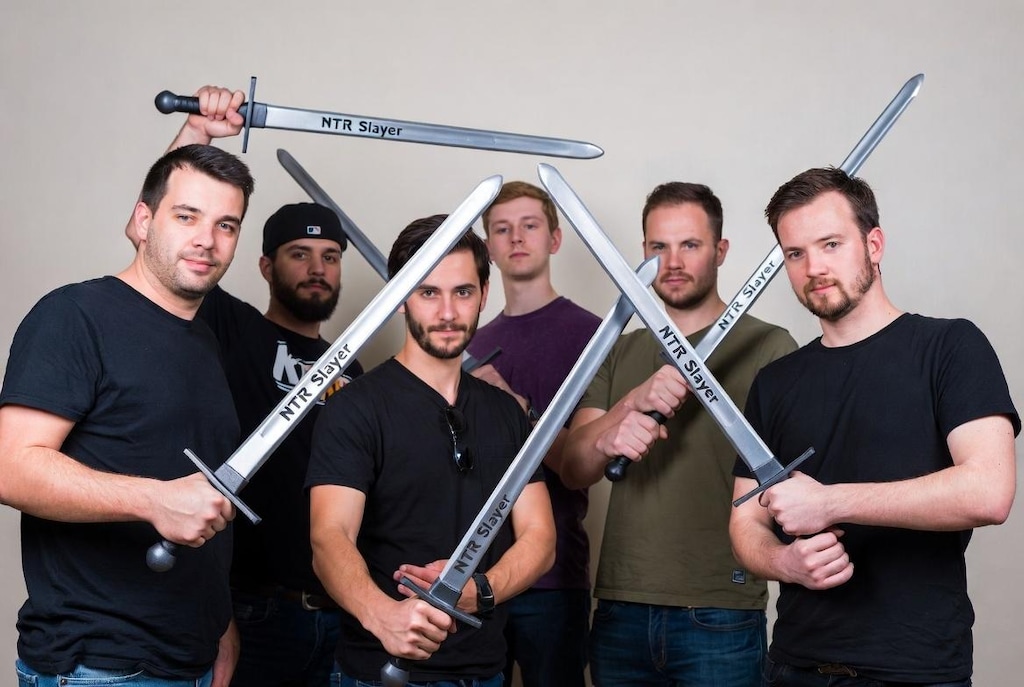 フリー素材　NTR Slayers