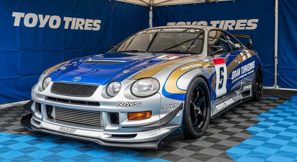 トーヨータイヤST205