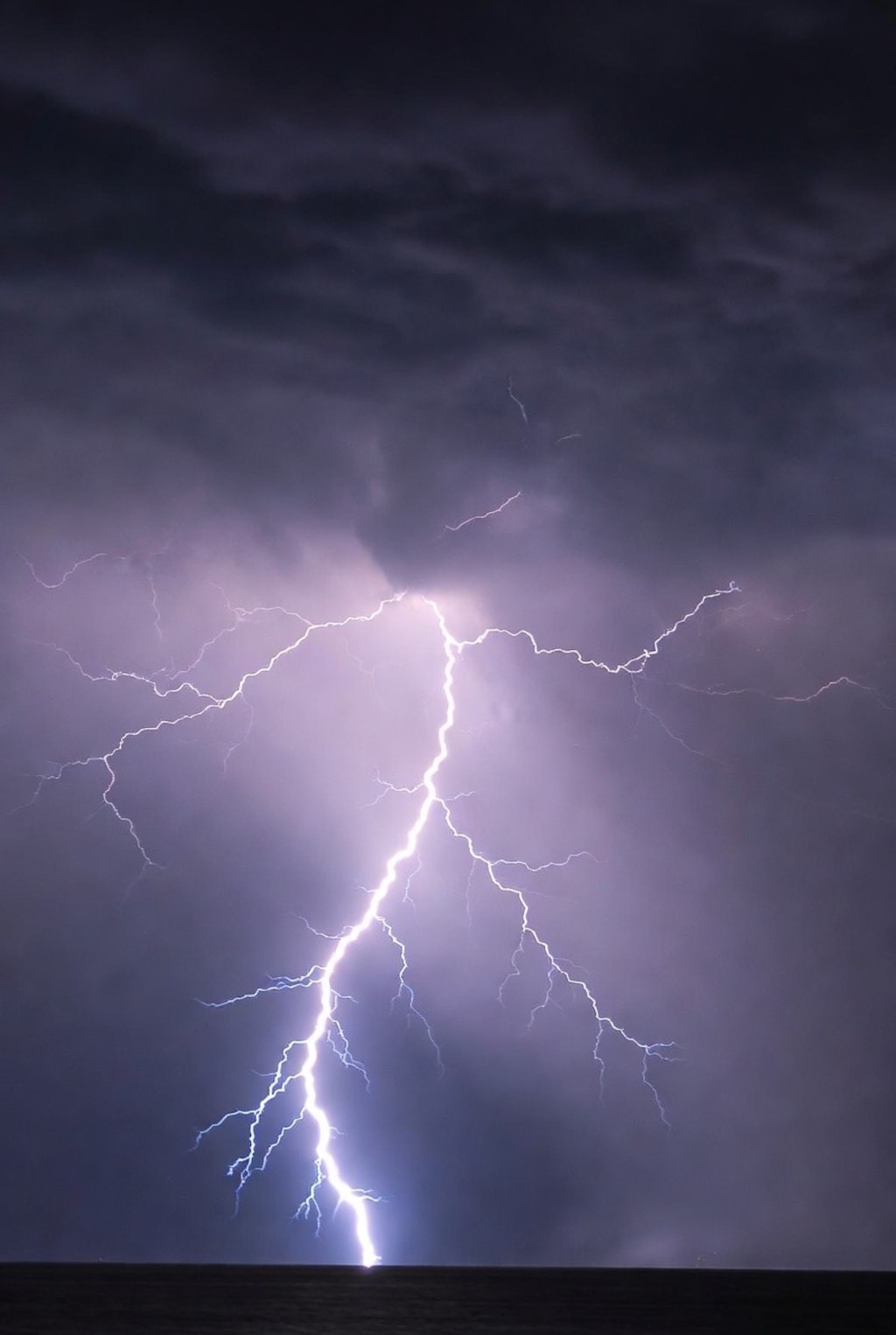 プロンプトは凍てついたプラズマや雷