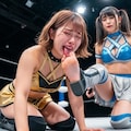 NAOKO(30) VS MIKURU(18) ⑧『足舐めさせる』 8枚目