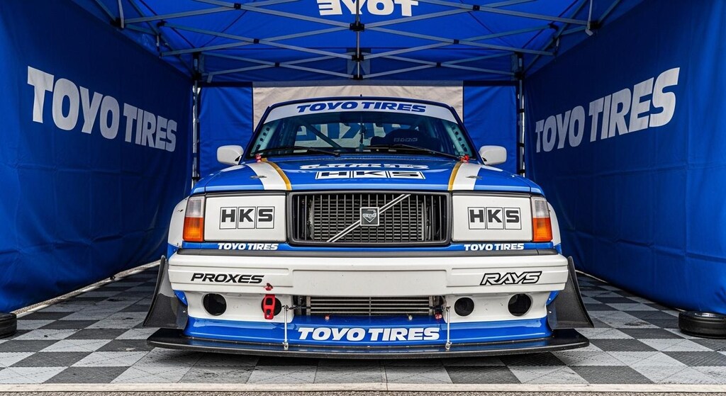 トーヨータイヤボルボ240レーシングカー