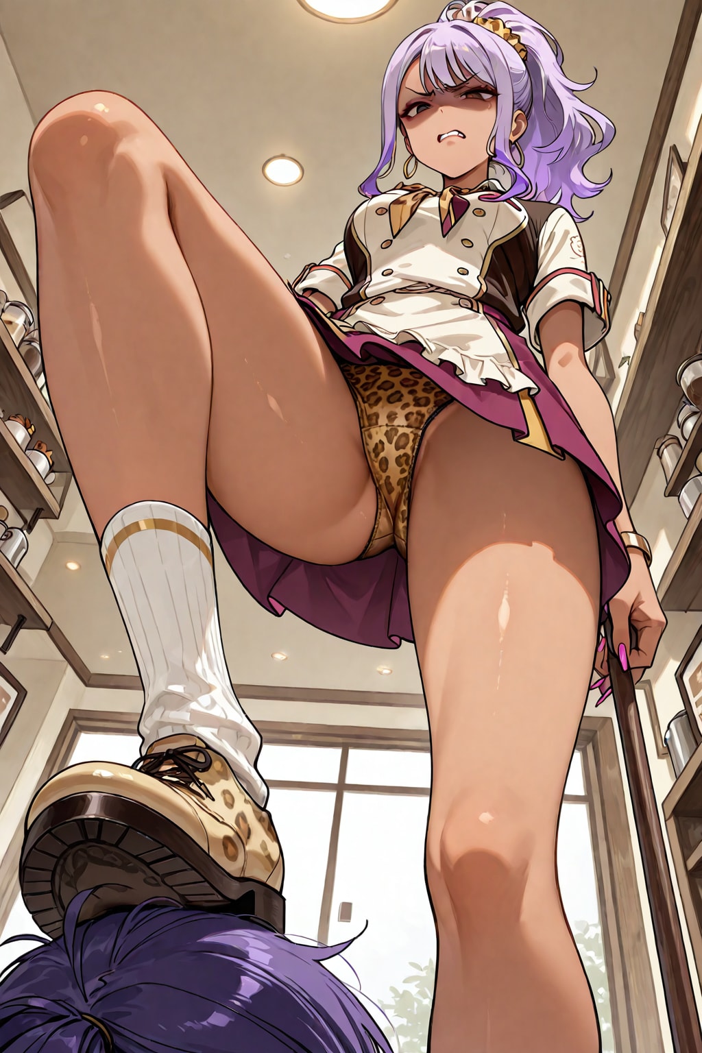 踏みつける豹柄ちゃん