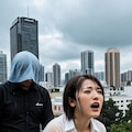 55、雨の繁華街で、◯された女たち… 9枚目