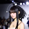 視線を集める髪 2枚目