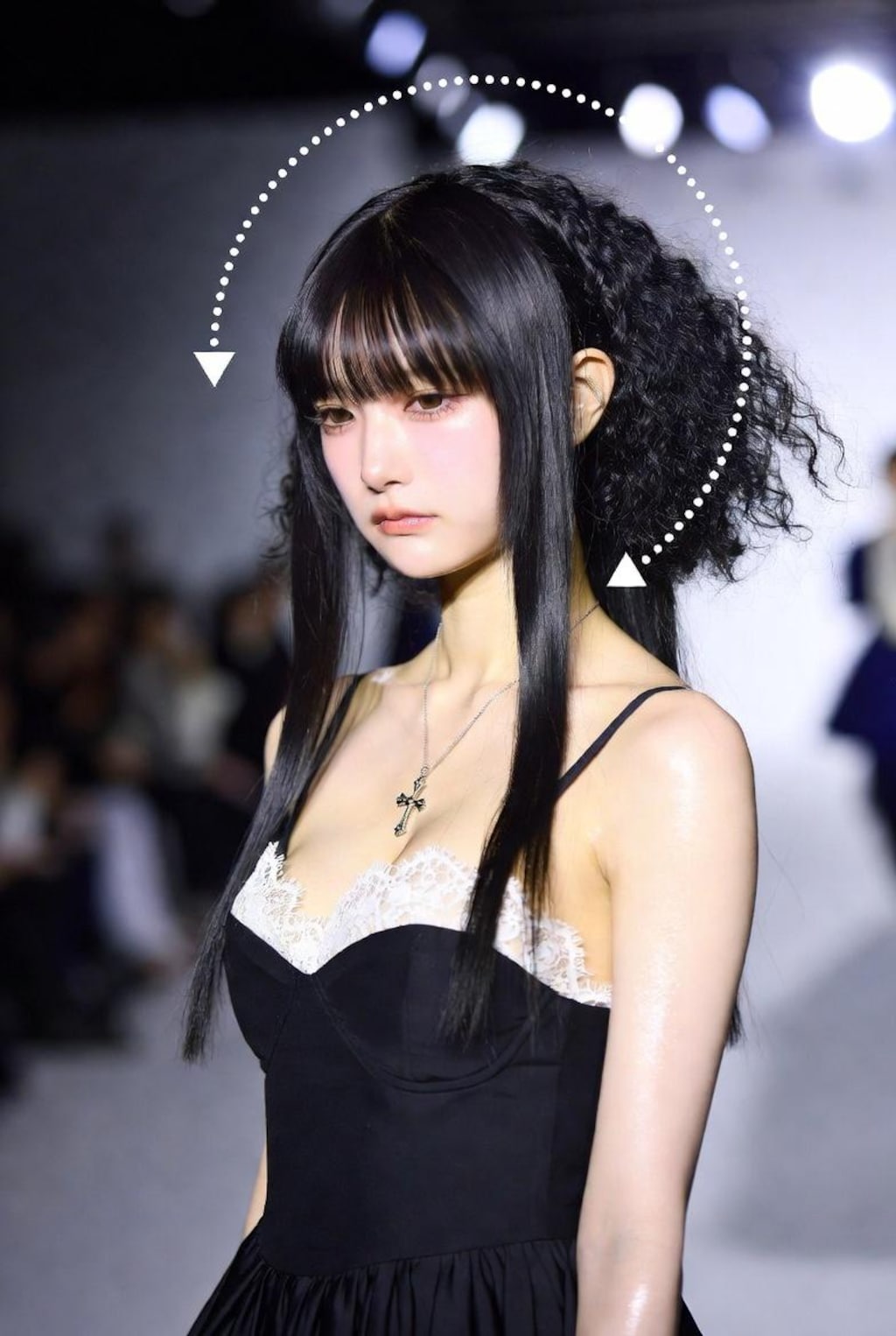 視線を集める髪