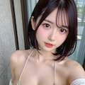 ゴールドビキニのグラビアアイドル 8枚目