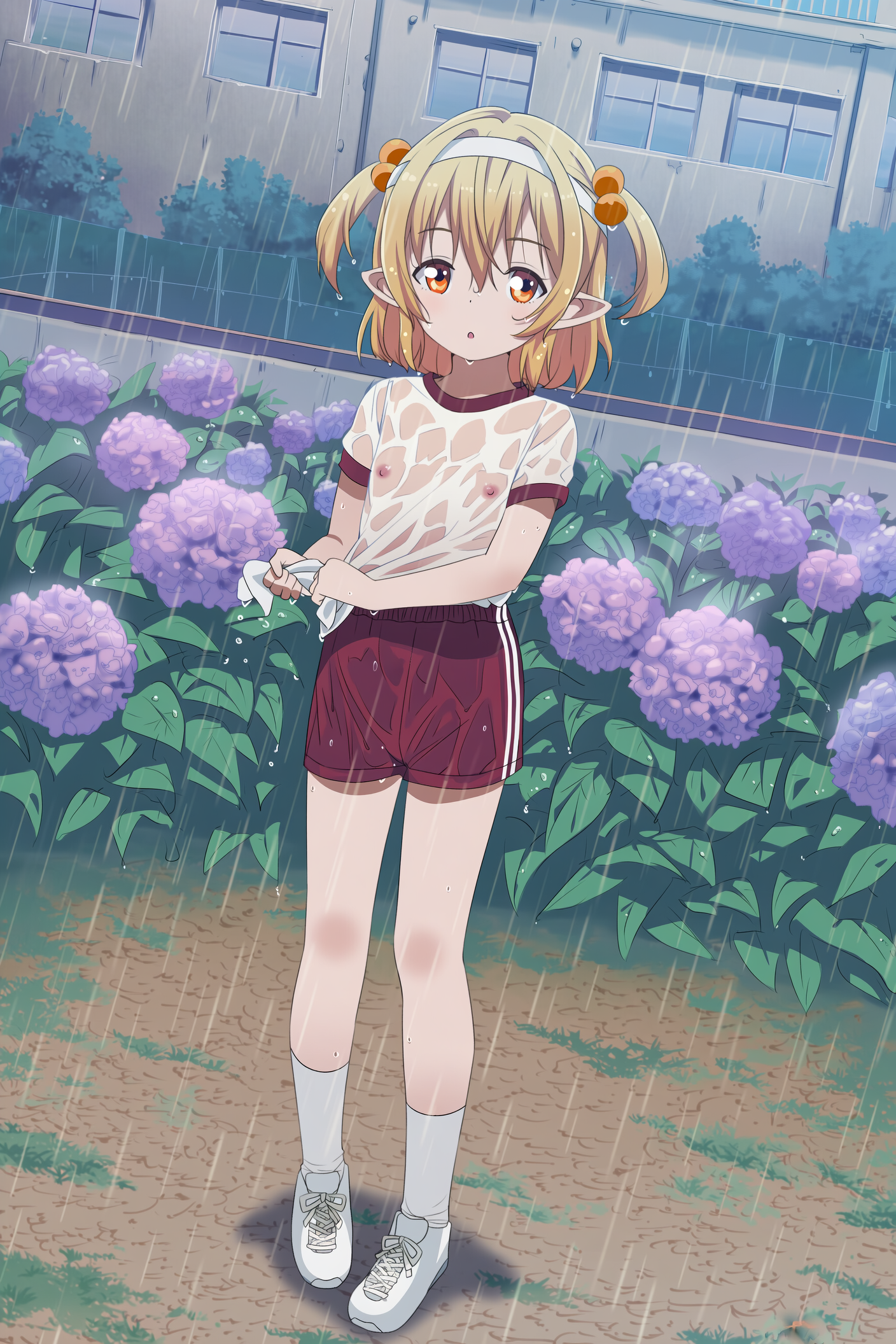 雨の中で体操着のシャツを絞るエルフさん
