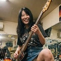 ライブ中のパンモロシーンを撮影されてしまったベーシスト女子 3枚目