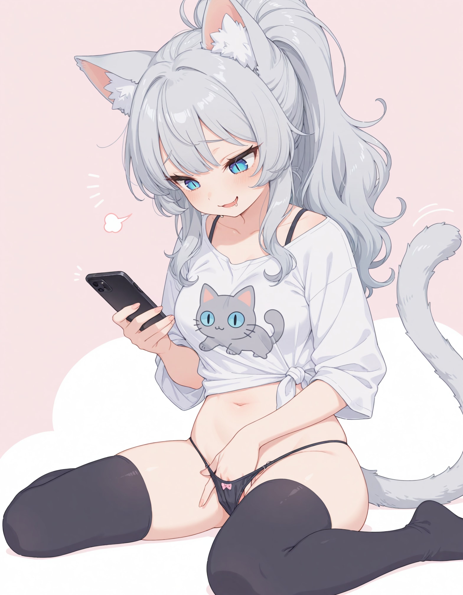 スマホを使うネコ耳少女