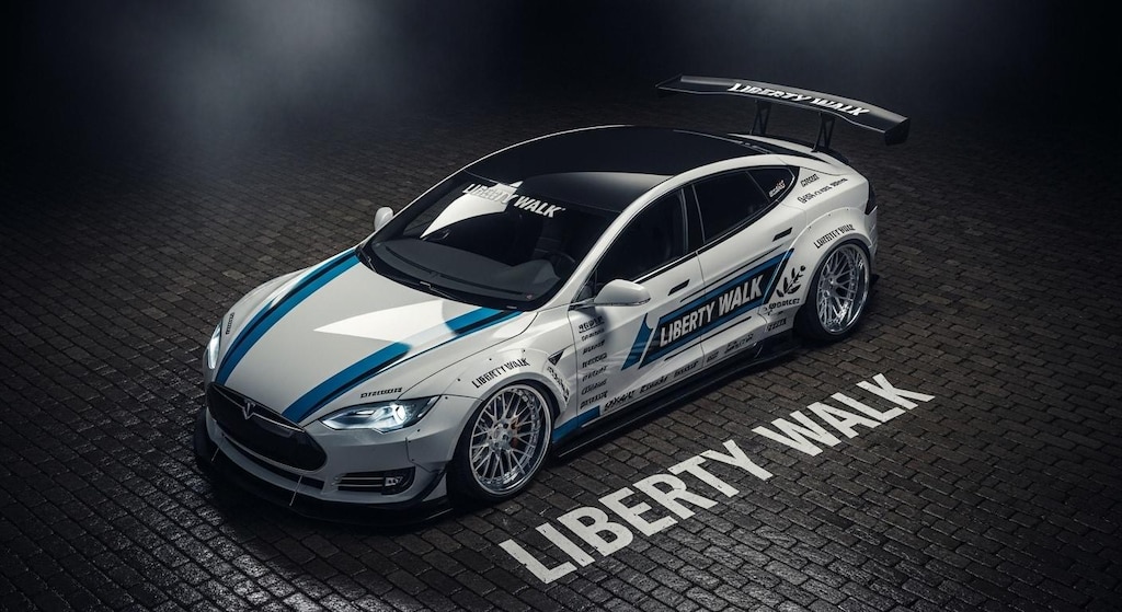 リバティーウォークテスラセダン